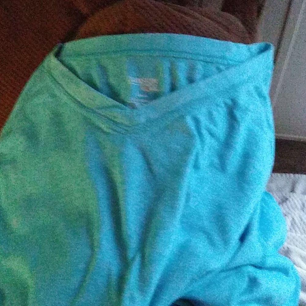 T shirt - Picture 2 of 2